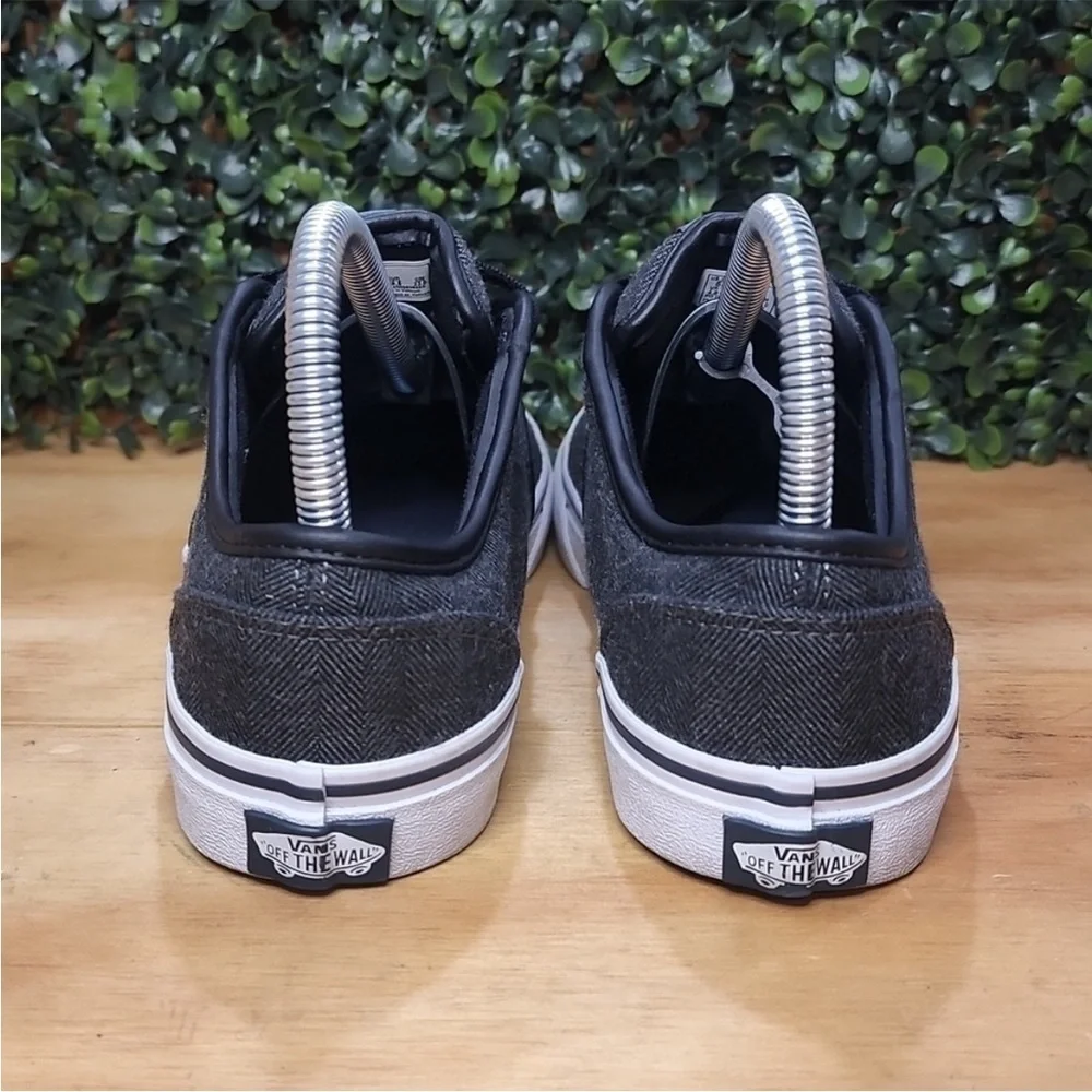 Vans Off‎ the Wall Charcoal Gray Lace Up Fabric Sneaker Youth Size 5